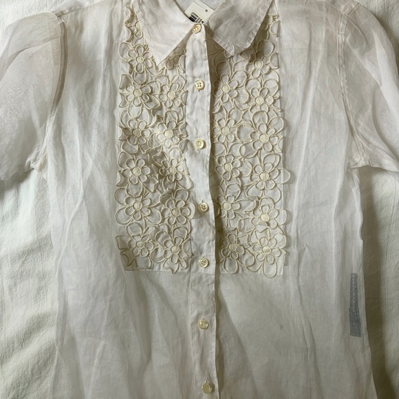 Comme des Garcons Tops - Jupe by Jackie x Comme Des Garçons White Floral Embroidered Button-Up Shirt